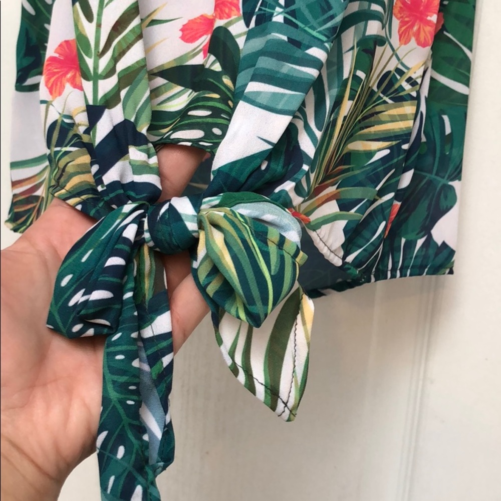 2 LEFT! Tropical print off shoulder top - Picture 7 of 8